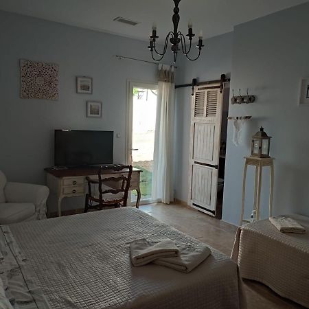 Les Olivades Bed & Breakfast Magalas Eksteriør bilde