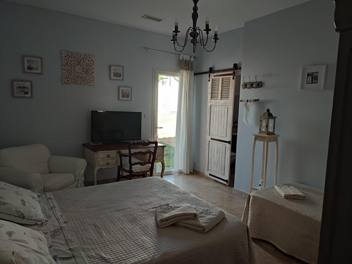 Les Olivades Bed & Breakfast Magalas Eksteriør bilde